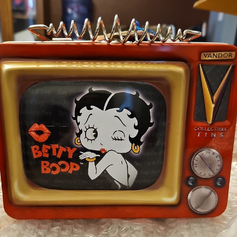 Betty Boop 1999 Collectible Lunch Box Tin TV
